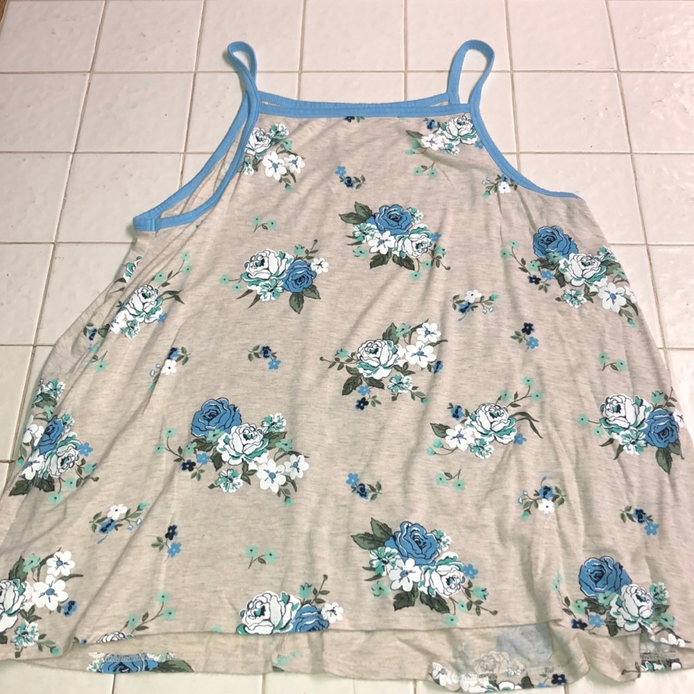 Extremely flowy size 20 floral justice tank